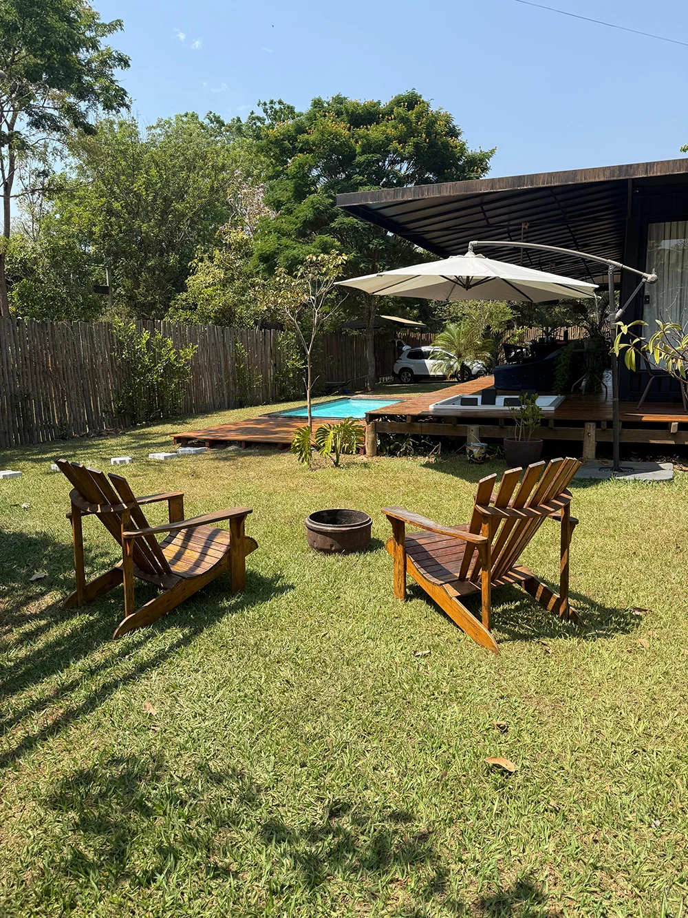 Chalé Container - jardim e pscina