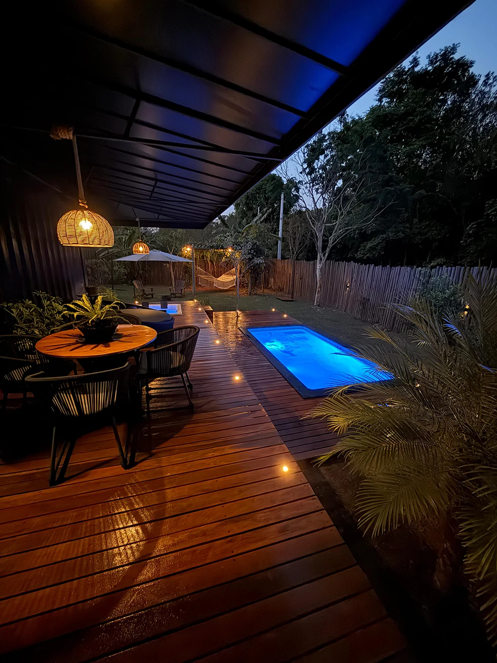 Chalé Container - pscina noite